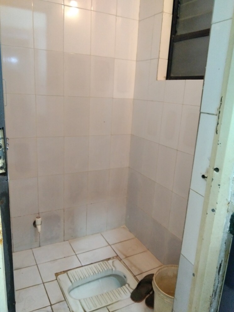 Bathroom, savitri-niwas 1 Bedroom 650 Sq.Ft. Penthouse In Dhayari Pune 8215624