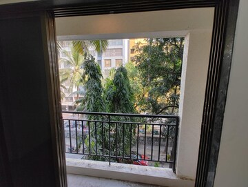 Balcony in 3 BHK Apartment at Juhu Pearl, Juhu – for Rent
