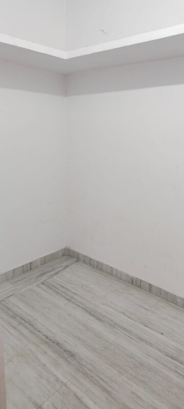 Room in 2 BHK Independent House at Gomti Nagar – for Rent