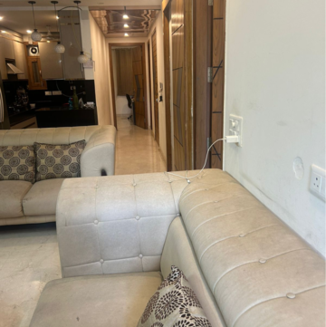 Living Room in 1.5 BHK Builder Floor at Chittaranjan Park – for Rent