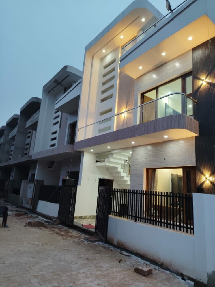 Exterior View, sector 125 4 Bedroom 120 Sq.Yd. Villa In Sector 125 Mohali 8215708