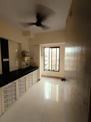 Room in 1 BHK Apartment at Laxmi Palace Vile Parle, Vile Parle East – for Rent