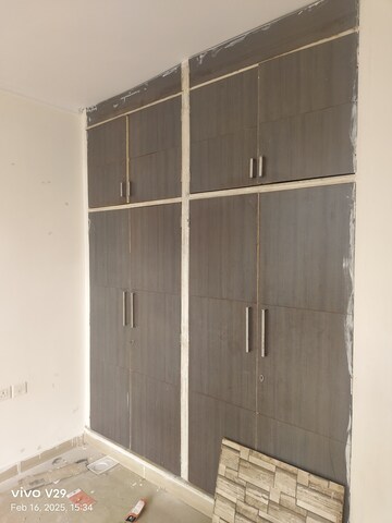 Furnished Amenities in 4 BHK Apartment at New Shivalik Society, Sector 51 – for Rent