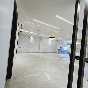 Building Lobby in 4 BHK Builder Floor at TDI The Retreat, Sector 89 – for Sale