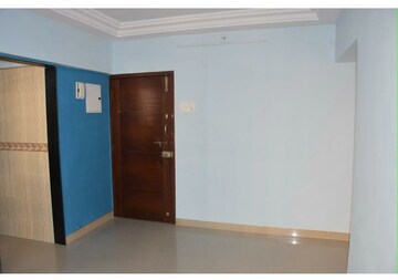 Room in 1 BHK Apartment at Romell Empress, Borivali West – for Rent