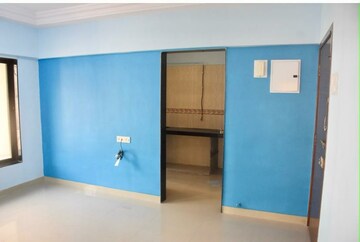 Room in 1 BHK Apartment at Romell Empress, Borivali West – for Rent