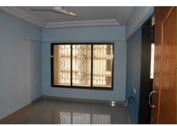 Room in 1 BHK Apartment at Romell Empress, Borivali West – for Rent