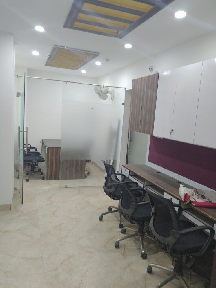 Team Area, netaji subhash place Commercial Office Space 526 Sq.Ft. In Netaji Subhash Place Delhi 8215738