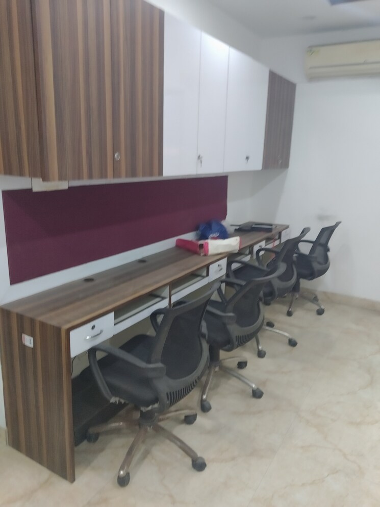 Team Area, netaji subhash place Commercial Office Space 526 Sq.Ft. In Netaji Subhash Place Delhi 8215738