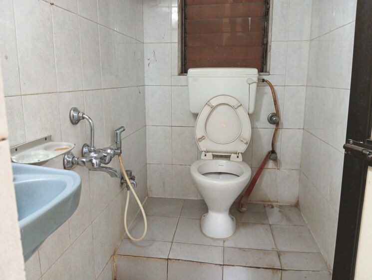 Bathroom, happy-valley 2 Bedroom 950 Sq.Ft. Apartment In Manpada Thane 8215787