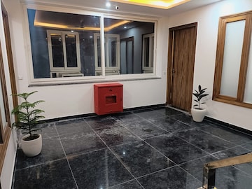 Balcony in 2 BHK Builder Floor at Sector 30 – for Rent