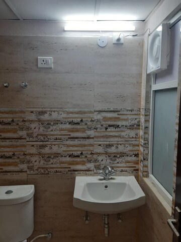 Bathroom in 3 BHK Apartment at Amrapali Golf Homes, Sector 4, Greater Noida – for Rent