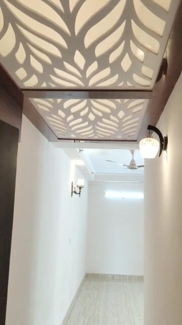 Staircase in 3 BHK Apartment at Amrapali Golf Homes, Sector 4, Greater Noida – for Rent
