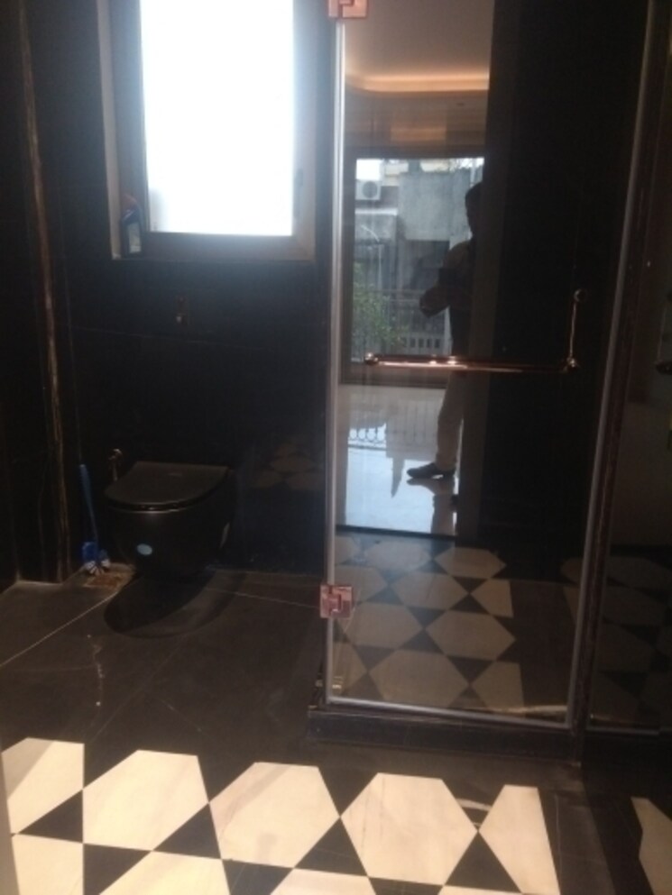 Living Room, kalindi colony 5 Bedroom 466 Sq.Yd. Independent House In Kalindi Colony Delhi 8215814