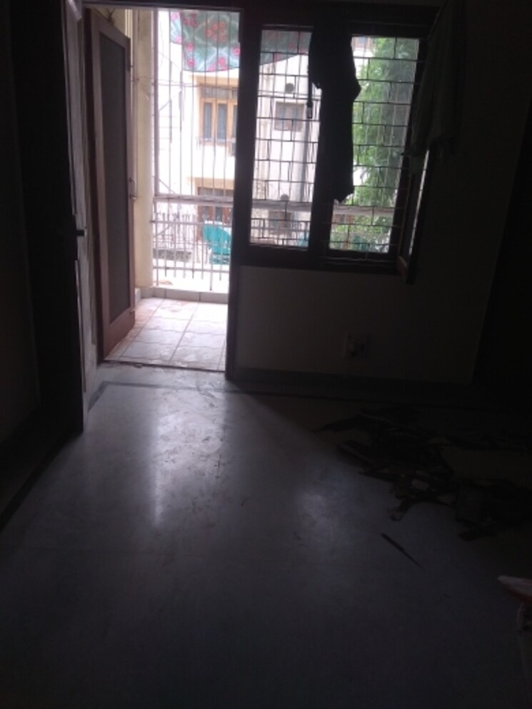 Room, kalindi colony 5 Bedroom 466 Sq.Yd. Independent House In Kalindi Colony Delhi 8215814