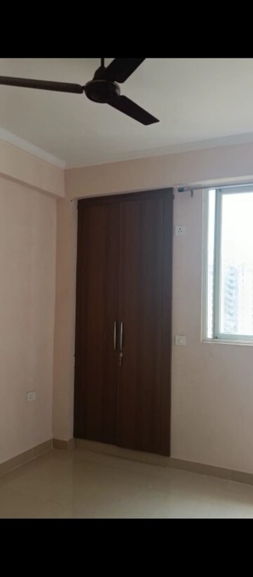 3 BHK Apartment For Rent in Amrapali Golf Homes, Sector 4, Greater Noida