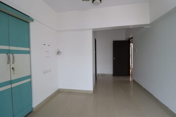 Room in 3 BHK Apartment at Runwal Pearl, Manpada – for Sale