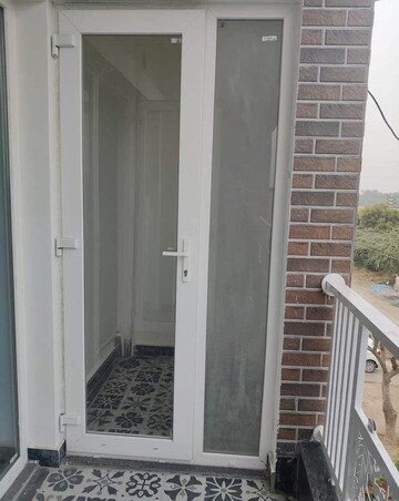 Balcony in 2 BHK Builder Floor at Sector 45 – for Rent