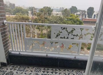 Swimming Pool in 2 BHK Builder Floor at Sector 45 – for Rent
