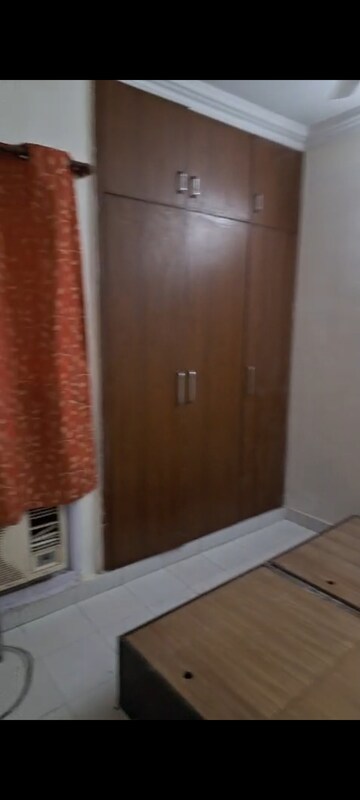 Room in 1.5 BHK Apartment at Vasant Kunj – for Rent