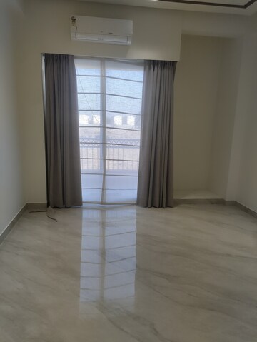 Room in 4 BHK Builder Floor at Sector 84 – for Sale