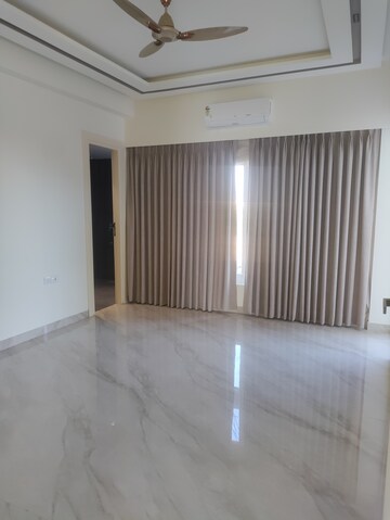 Room in 4 BHK Builder Floor at Sector 84 – for Sale
