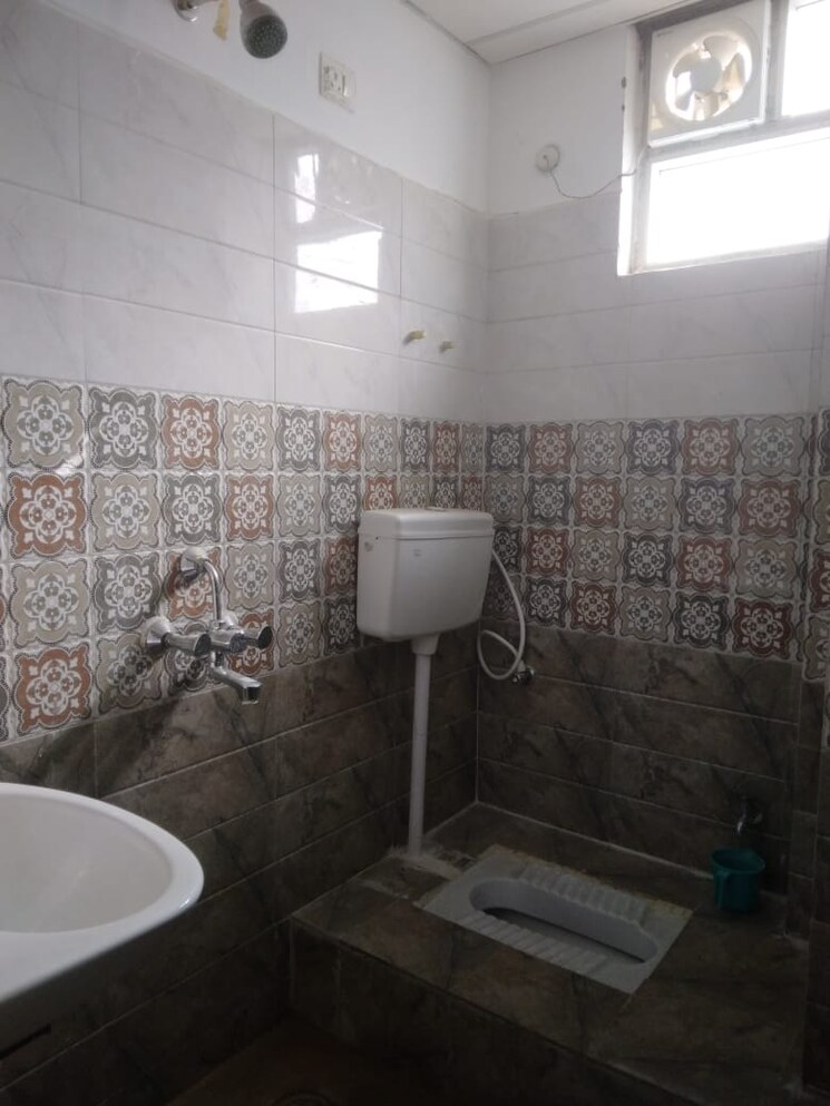 Bathroom, shri-balaji-bcc-greens 2 Bedroom 1020 Sq.Ft. Apartment In Deva Road Lucknow 8215894