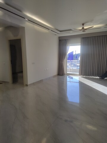 Room in 4 BHK Builder Floor at Sector 84 – for Sale