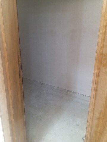 Room in 3.5 BHK Builder Floor at Krishna Nagar – for Rent