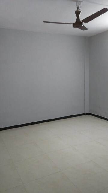 Room in 2 BHK Apartment at Hrushikesh Building, Lokhandwala Complex Andheri – for Rent