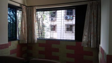 Room in 2 BHK Apartment at Hrushikesh Building, Lokhandwala Complex Andheri – for Rent