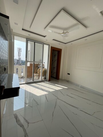 Room in 3 BHK Builder Floor at Sainik Colony – for Sale