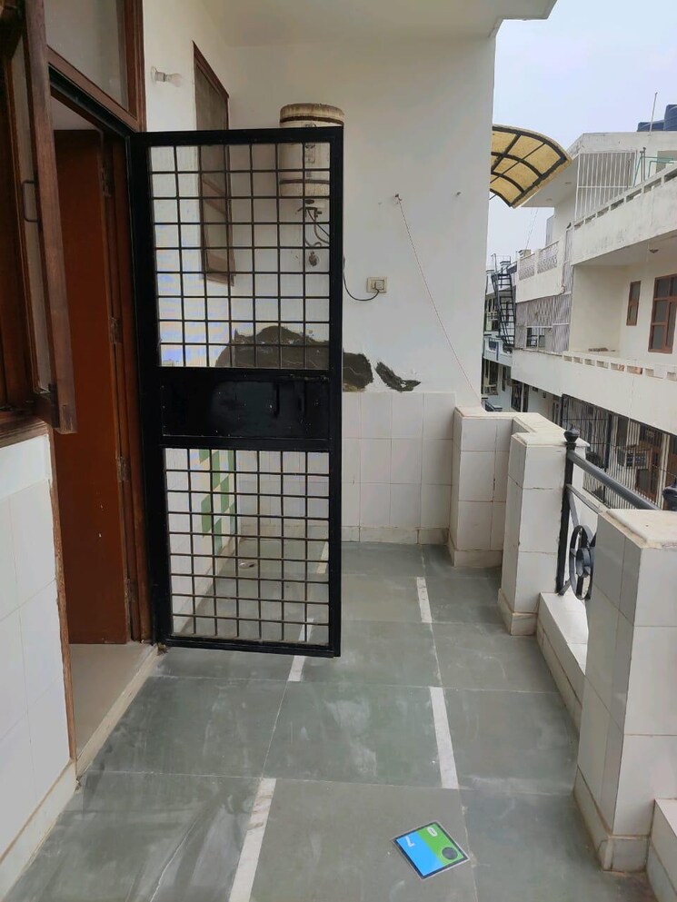 Kitchen, sector 5 2 Bedroom 350 Sq.Yd. Apartment In Sector 5 Gurgaon 8215974