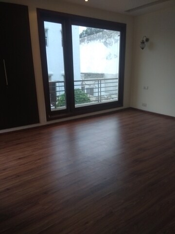6 BHK Independent House For Sale in New Friends Colony
