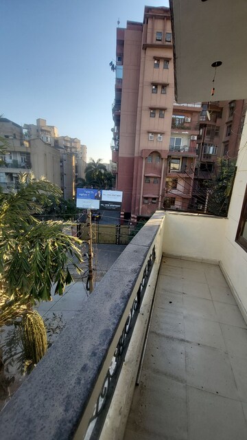 Balcony in 2 BHK Builder Floor at Sector 46 – for Rent