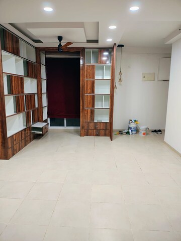 Room in 3 BHK Apartment at Bhartiya Nikoo Homes, Thanisandra Main Road – for Rent