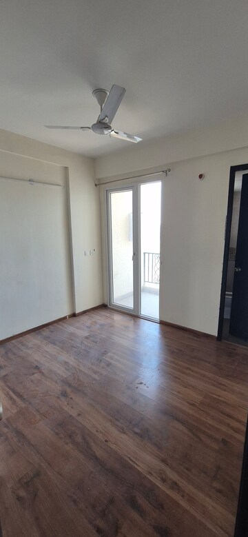 Furnished Amenities in 3 BHK Apartment at Signature Global Park 4 and 5, Sohna Sector 36 – for Rent
