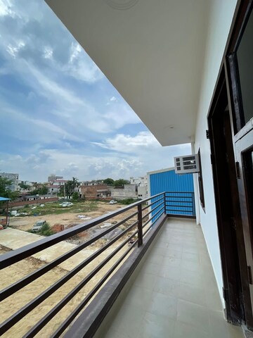 Balcony in 1 BHK Builder Floor at Sector 52 – for Rent