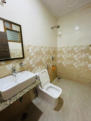Bathroom in 2 BHK Builder Floor at Sector 30 – for Rent