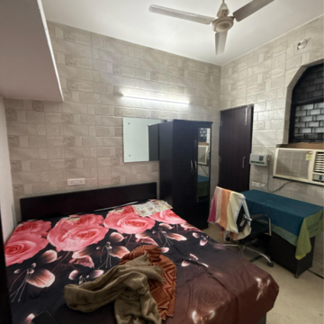 Parking in 2.5 BHK Villa at Sector 21 – for Rent