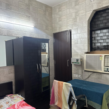 Team Area in 2.5 BHK Villa at Sector 21 – for Rent