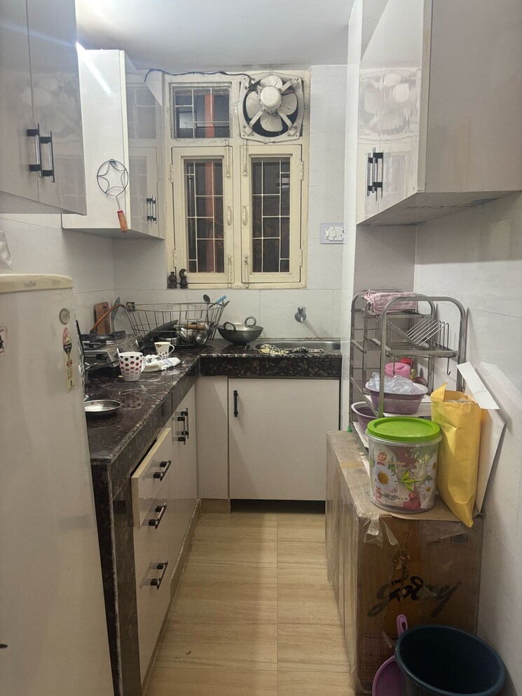 Kitchen, vasant kunj 1 Bedroom 600 Sq.Ft. Apartment In Vasant Kunj Delhi 8216397