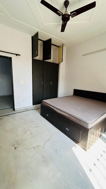 Kitchen in 1 BHK Builder Floor at Sector 40 – for Rent