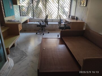 Room in 5 BHK Apartment at Santacruz West – for Sale