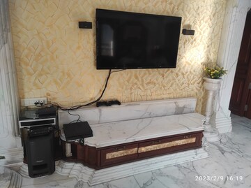 Living Room in 5 BHK Apartment at Santacruz West – for Sale