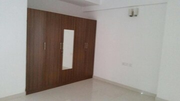 Room in 3 BHK Apartment at Cooke Town – for Sale