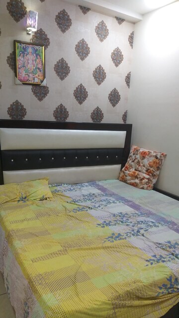 Bedroom in 2 BHK Builder Floor at Mahavir Enclave 1 – for Rent