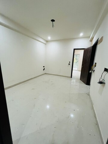Room in 2 BHK Builder Floor at Sector 47 – for Rent