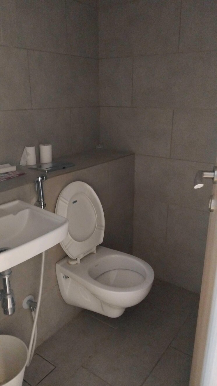 Bathroom, rustomjee-crown 4 Bedroom 2573 Sq.Ft. Apartment In Prabhadevi Mumbai 8216463