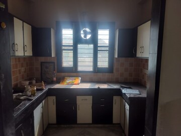 Kitchen in 1 BHK Builder Floor at Sector 40 – for Rent